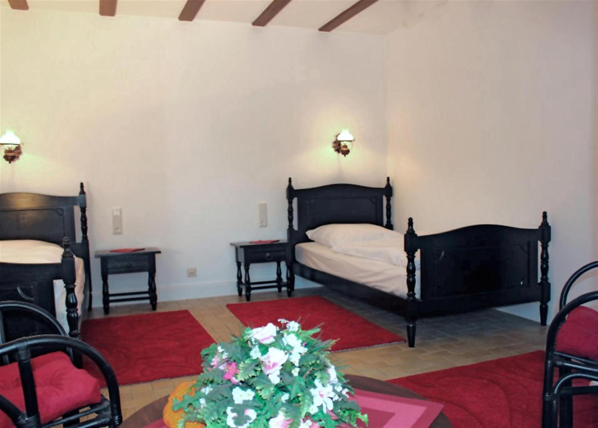 Hotel Restaurant Margaretenhof Überherrn Екстериор снимка