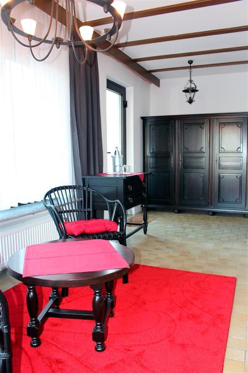 Hotel Restaurant Margaretenhof Überherrn Стая снимка