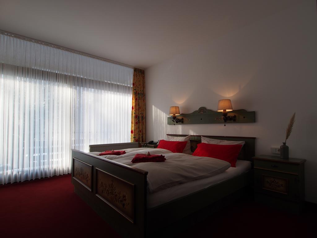 Hotel Restaurant Margaretenhof Überherrn Екстериор снимка